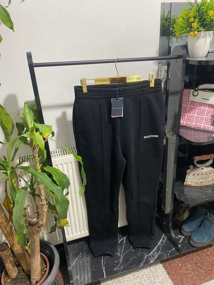 TOMMY HİLFİGER marka Ürün 
Etiketli  kartlı  Erkek - Görsel 5