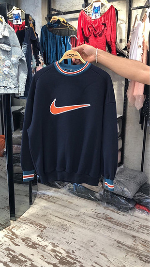Nike sweatshirt 