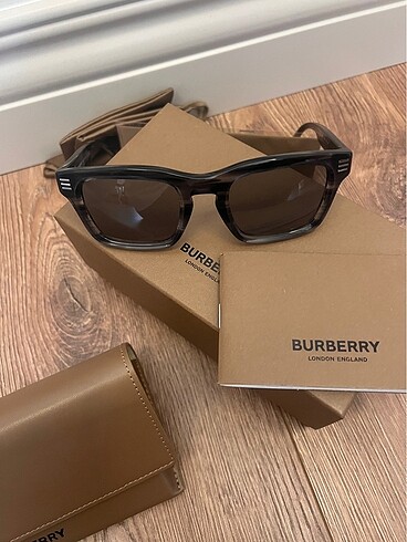 Burberry erkek güneş gözlüğü