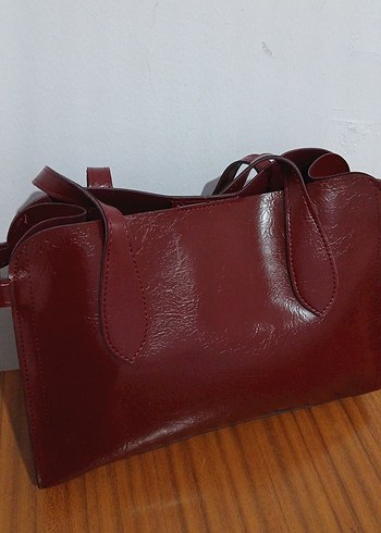 Parlak Bordo Deri Kadın Çantası - Görsel 2