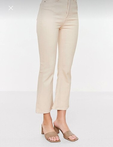 Trendyol & Milla Yüksek bel crop flare kot pantolon