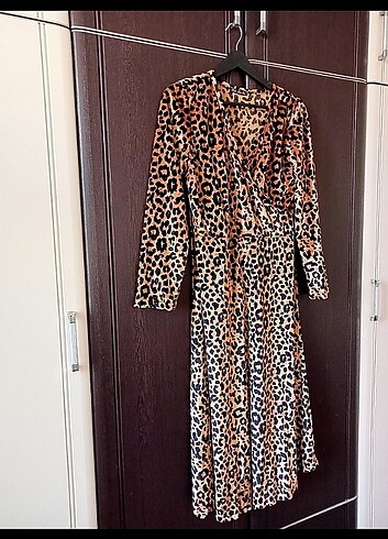 Leopar desenli elbise 