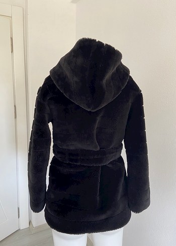 Siyah Kısa Peluş Kemerli Kadın Mont - Görsel 3