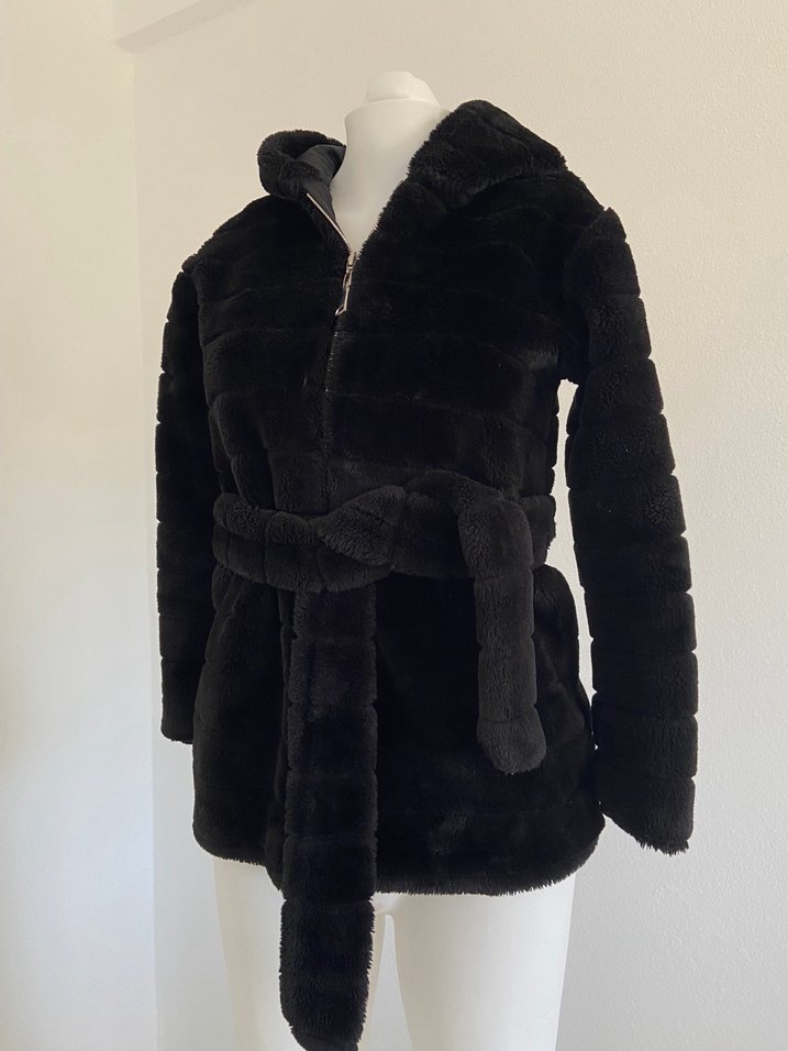 Siyah Kısa Peluş Kemerli Kadın Mont - Görsel 2