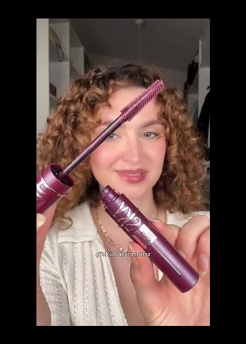 Maybelline Mürdüm Maskara - Görsel 3