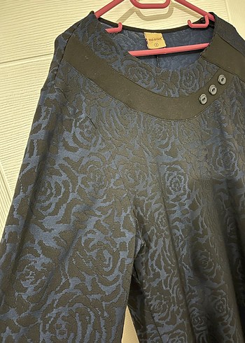 Düğmeli Lacivert Uzun Kollu Uzun Elbise - Görsel 3