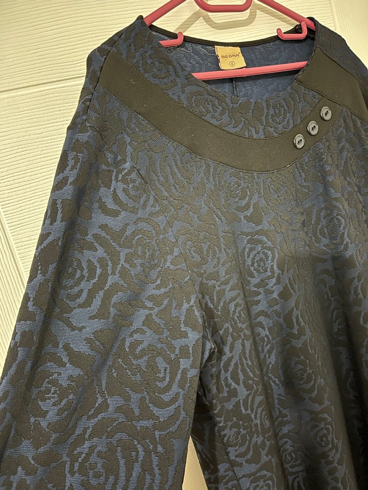 Düğmeli Lacivert Uzun Kollu Uzun Elbise - Görsel 3