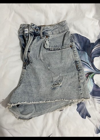Gri Düğmeli Mini Kadın Kot Şort - Görsel 4