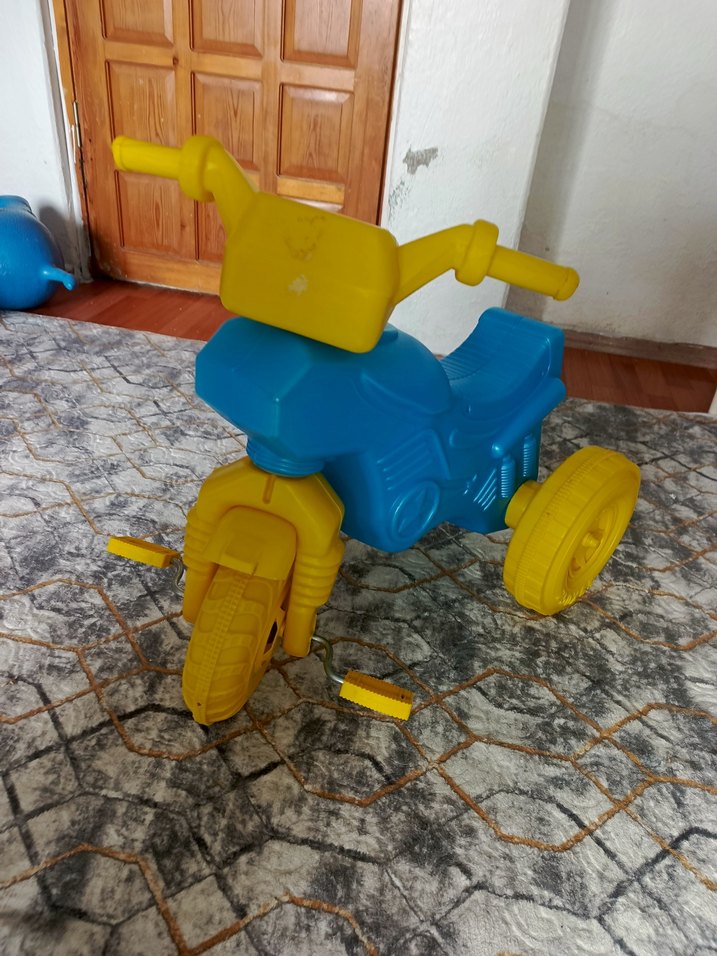 Renkli Plastik Çocuk Üç Tekerlekli Bisiklet - Görsel 3