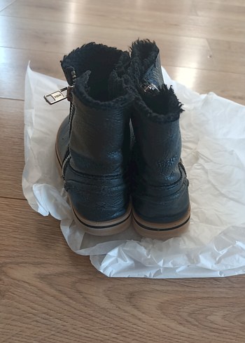 zara içi kürklü siyah fermuarlı bot - Görsel 3