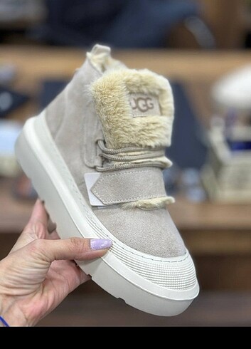 UGG AUSTRALİA LEATHER BEİGO BOOT 