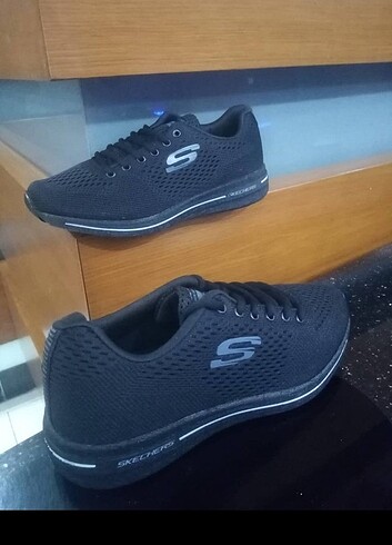 Skechers SKECHERS