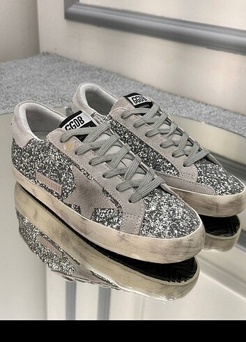 GOLDEN GOOSE 