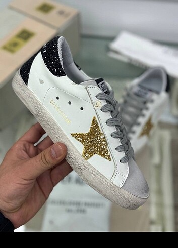 GOLDEN GOOSE DELUXE 