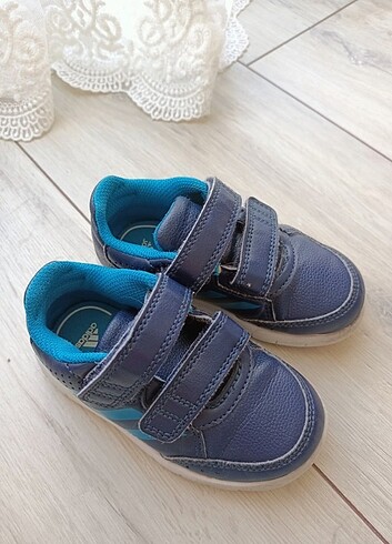 23 Beden Adidas Spor ayakkabı 