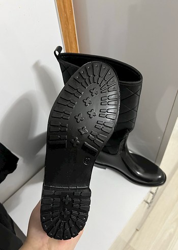 Kadın Siyah Dolgu Topuklu Diz Boyu Bot - Görsel 3
