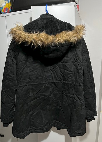 Siyah Kürklü Kadın Kışlık Mont - Görsel 2