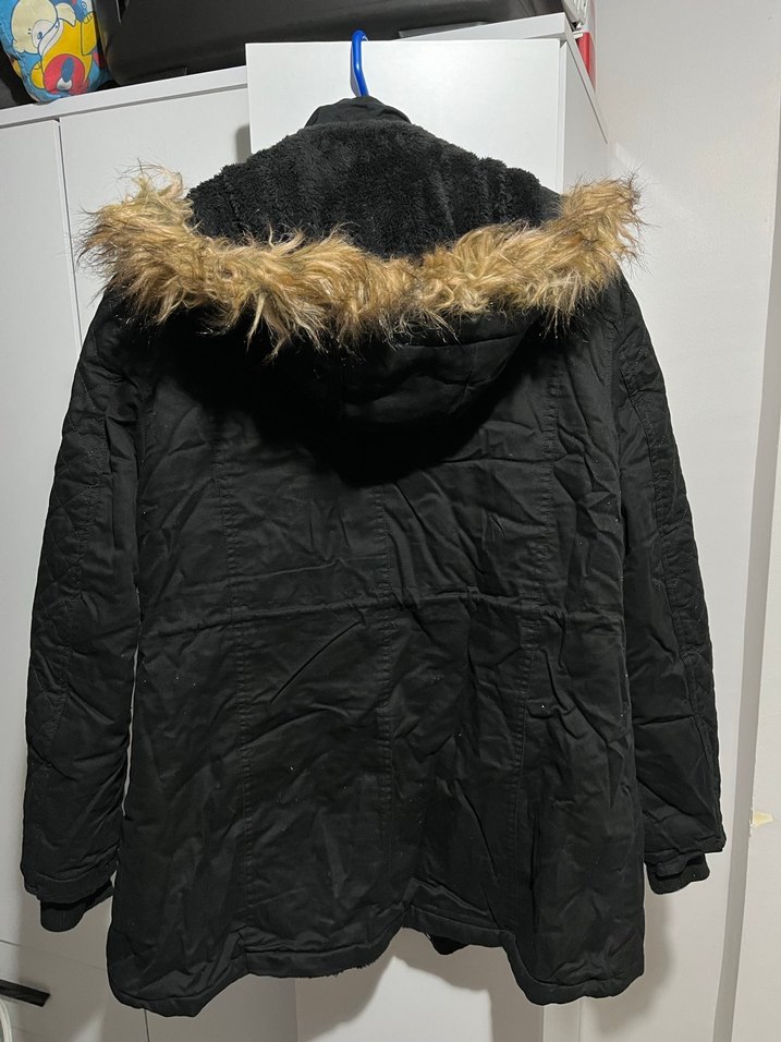 Siyah Kürklü Kadın Kışlık Mont - Görsel 2
