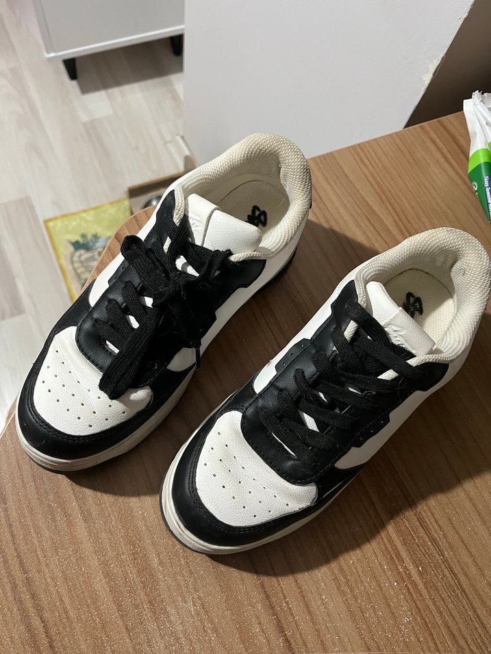 Pull & Bear Kalın Tabanlı Beyaz Spor Ayakkabı - Görsel 2