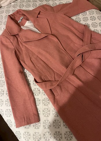 Uzun, kemerli keten kadın kaban - Görsel 2