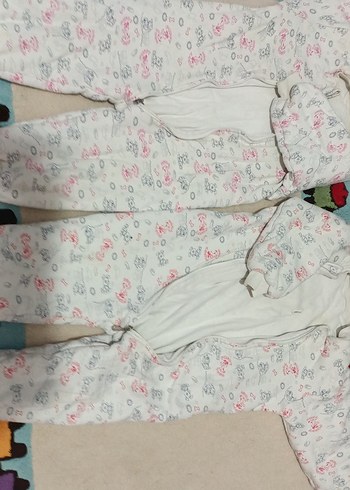 Diğer çocuklar için kalın uyku tulumu