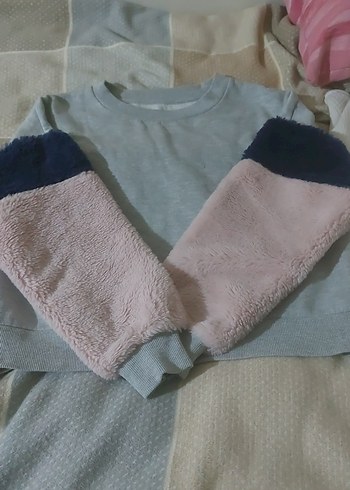 Kadın Gri Uzun Kollu Peluş Detaylı Sweatshirt