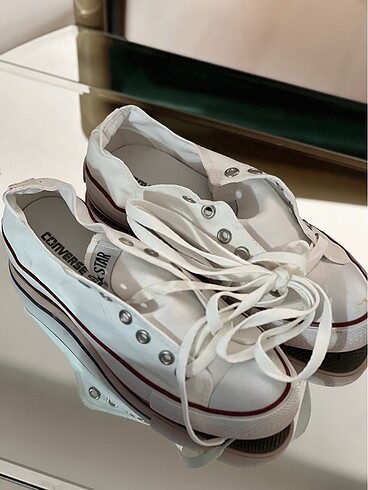 Beyaz kısa Converse