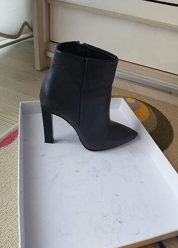 W colection bootie