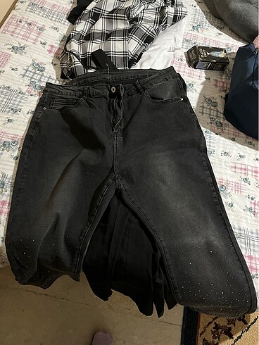 Taşlı siyah pantolon