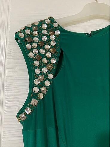 38 Beden yeşil Renk İhya abiye elbise taşlı