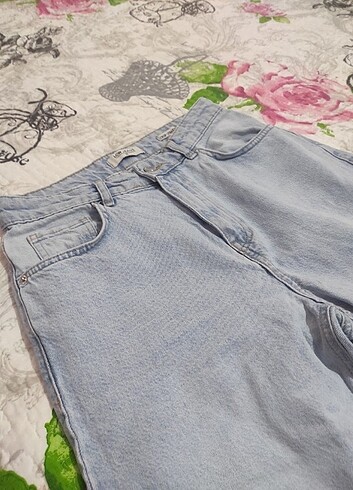 Tertemiz bir kot pantalon 1 kere giyebildim beden konusunda zorl