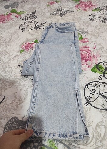 Diğer yırtmac detaylı kot pantalon