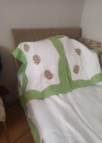 Yeşil Nakışlı El Emeği Yatak Örtüsü Takımı - Görsel 2