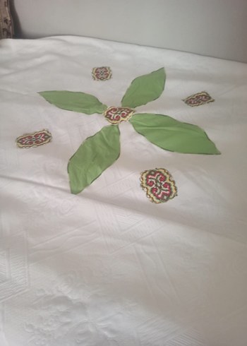 Yeşil Nakışlı El Emeği Yatak Örtüsü Takımı - Görsel 3