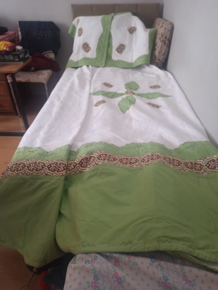 Yeşil Nakışlı El Emeği Yatak Örtüsü Takımı - Görsel 4