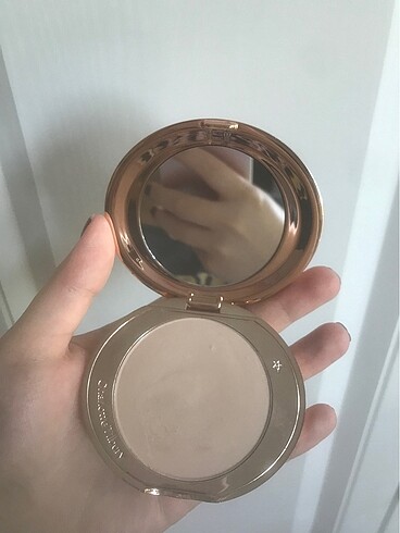  Beden Charlotte Tilbury Pudra