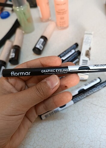 Flormar Kalem eyeliner