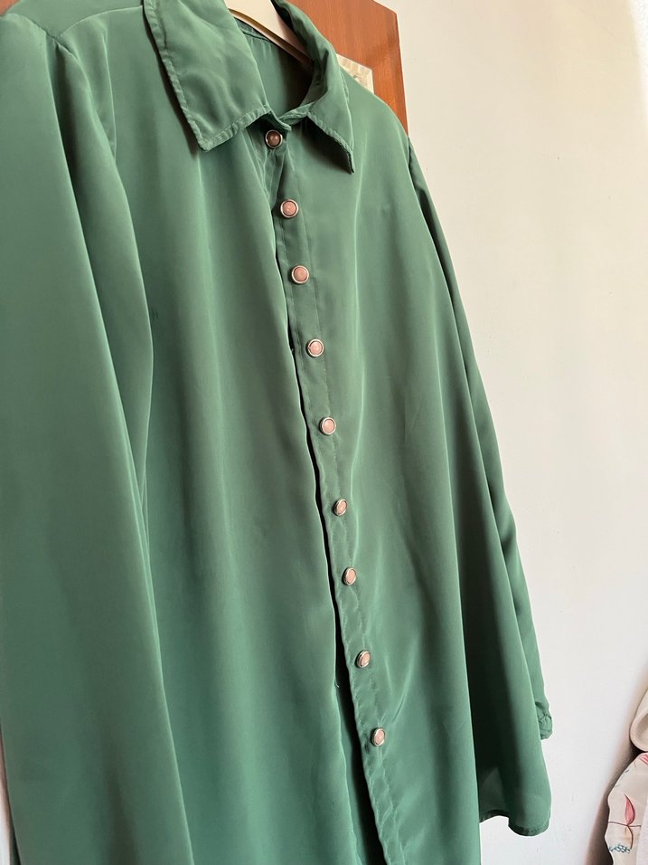 Düğmeli Yeşil Kadın Gömlek - Görsel 2