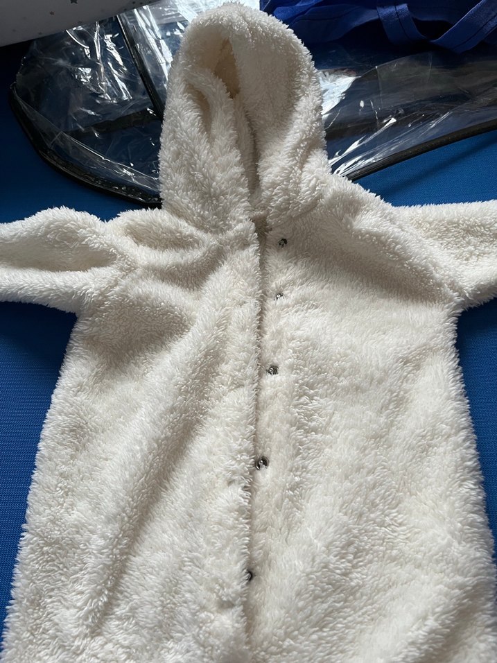 Beyaz Kapüşonlu Bebek Tulumu - Görsel 2