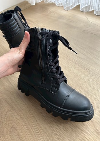 Siyah Bağcıklı bayan bot - Görsel 4