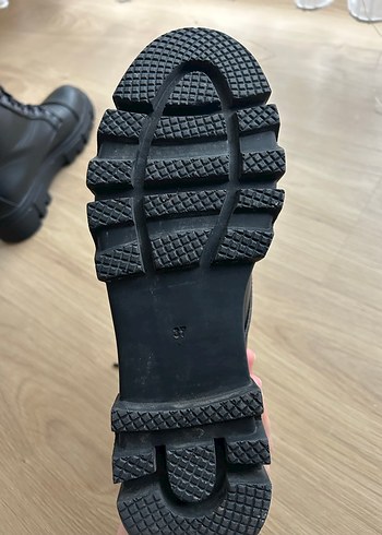 Siyah Bağcıklı bayan bot - Görsel 2