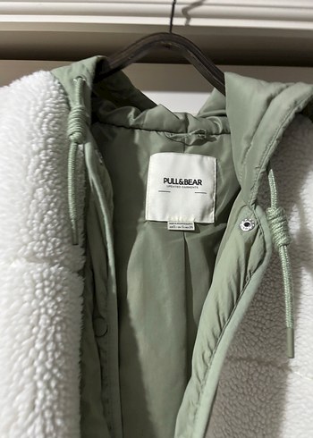 Pull and Bear Beyaz Peluş Kapüşonlu mont