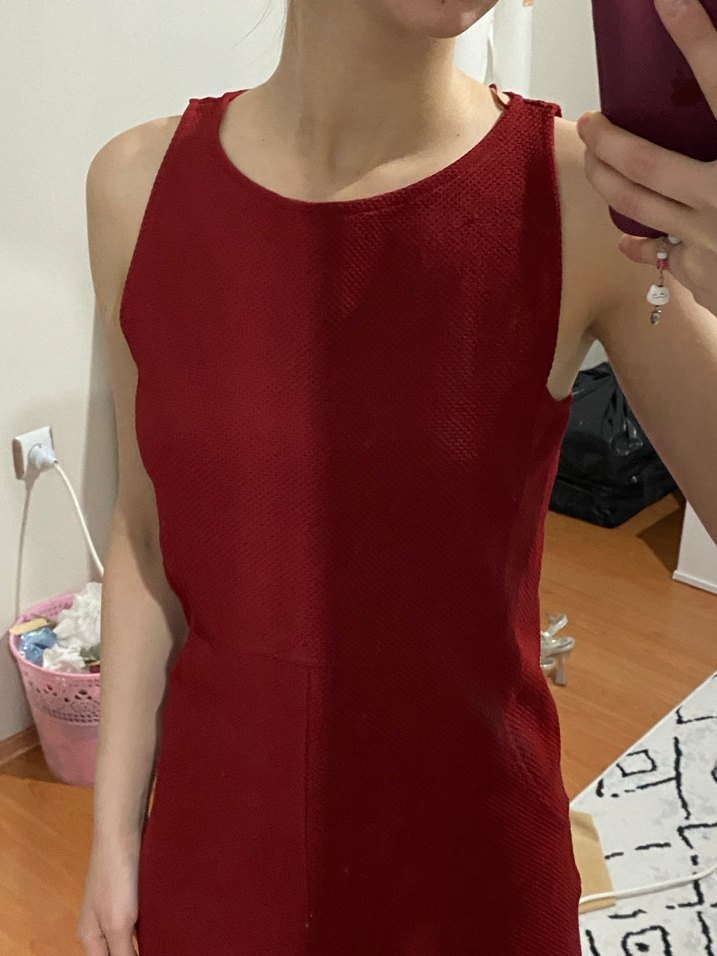 Kırmızı tulum - Görsel 4