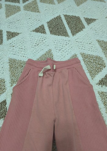 Pembe Örgü Detaylı Rahat Kız Eşofmanı