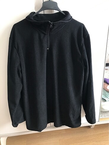 Polar sweatshirt