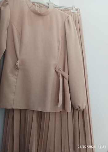 Bej Pilili kadın ikili etek takim