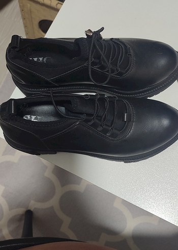 Siyah Tokalı Kadın Kauçuk Topuklu Bot - Görsel 4