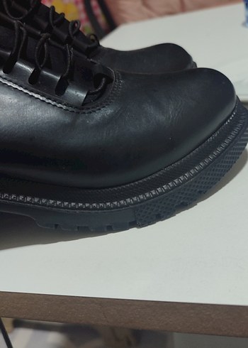 Siyah Tokalı Kadın Kauçuk Topuklu Bot - Görsel 6