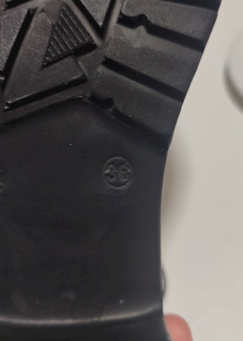 Siyah Tokalı Kadın Kauçuk Topuklu Bot - Görsel 7