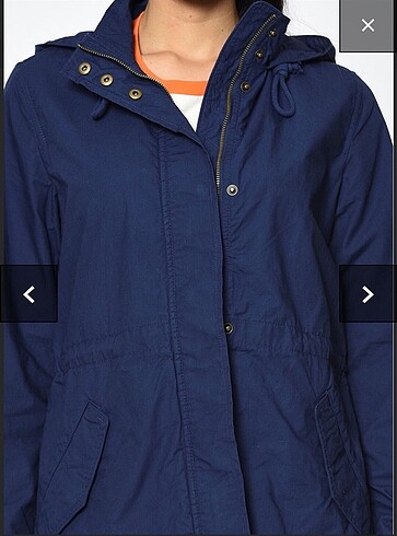 Levis Levis kapüşonlu rüzgarlık-parka.